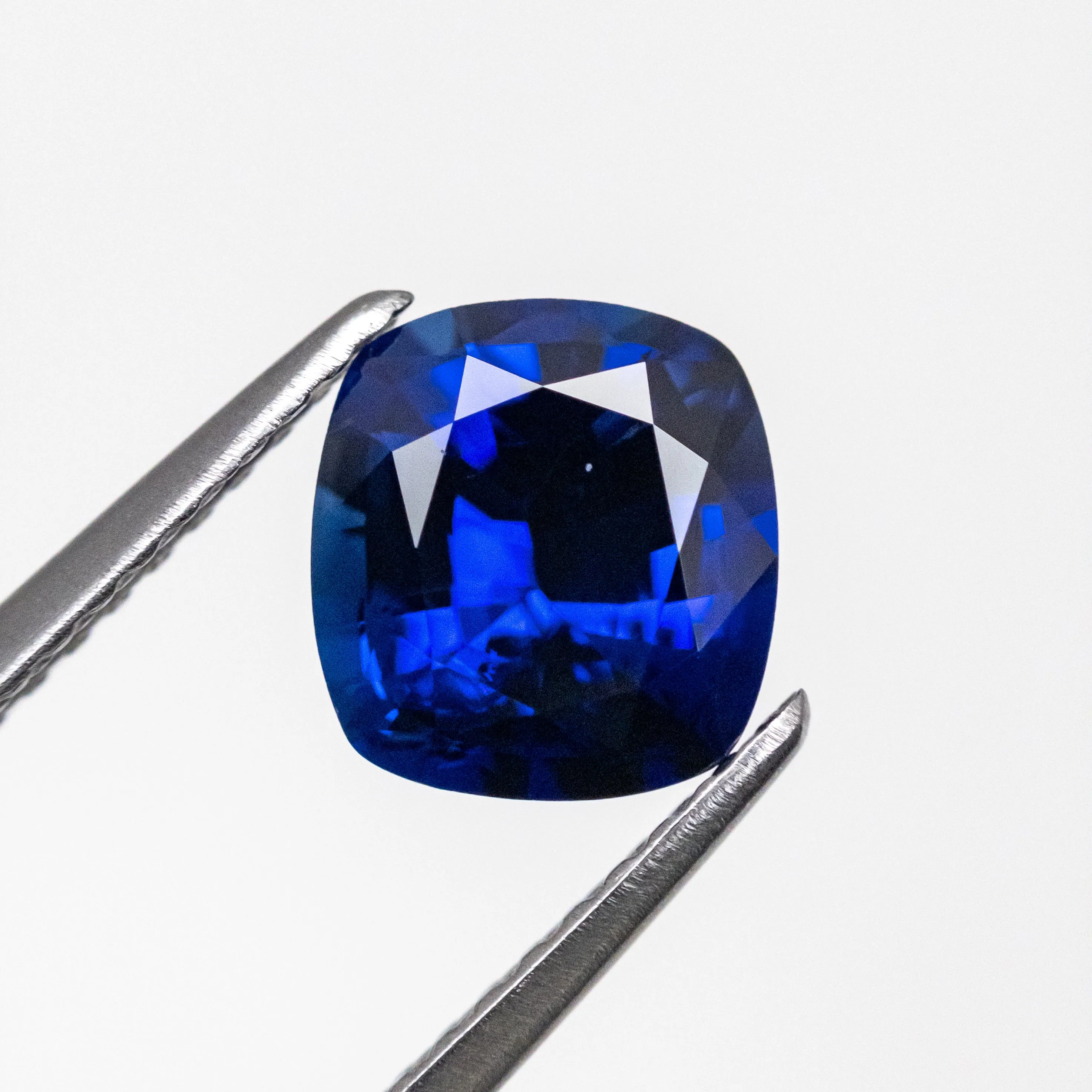 1.68ct 7.24x6.69x4.07mm Cushion Brilliant Sapphire 22147-01