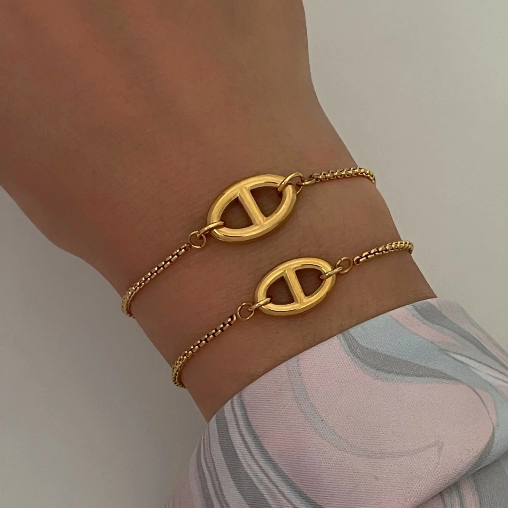 Modern Pendant Slider Bracelet Gold