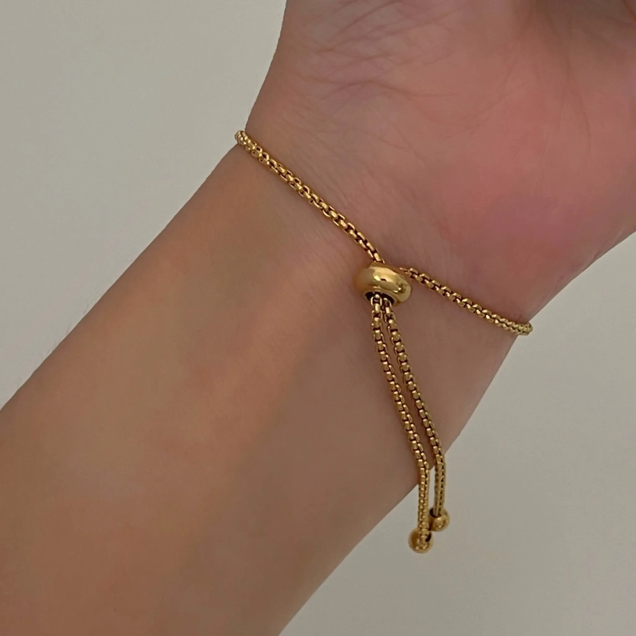 Modern Pendant Slider Bracelet Gold